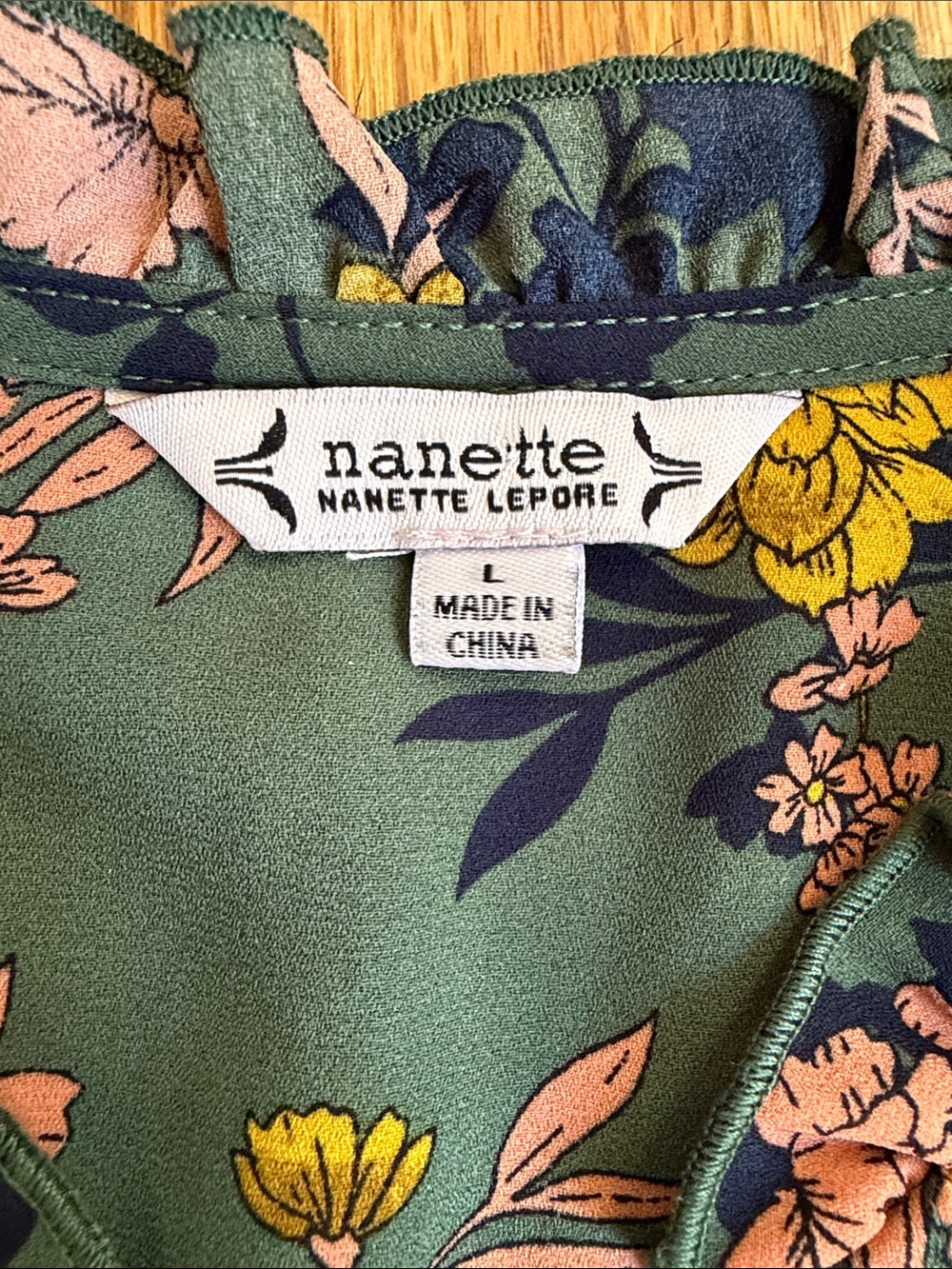 Nanette Lepore Lora Olive Green Floral Button-Up Top. Size: Large - Picture 10 of 10